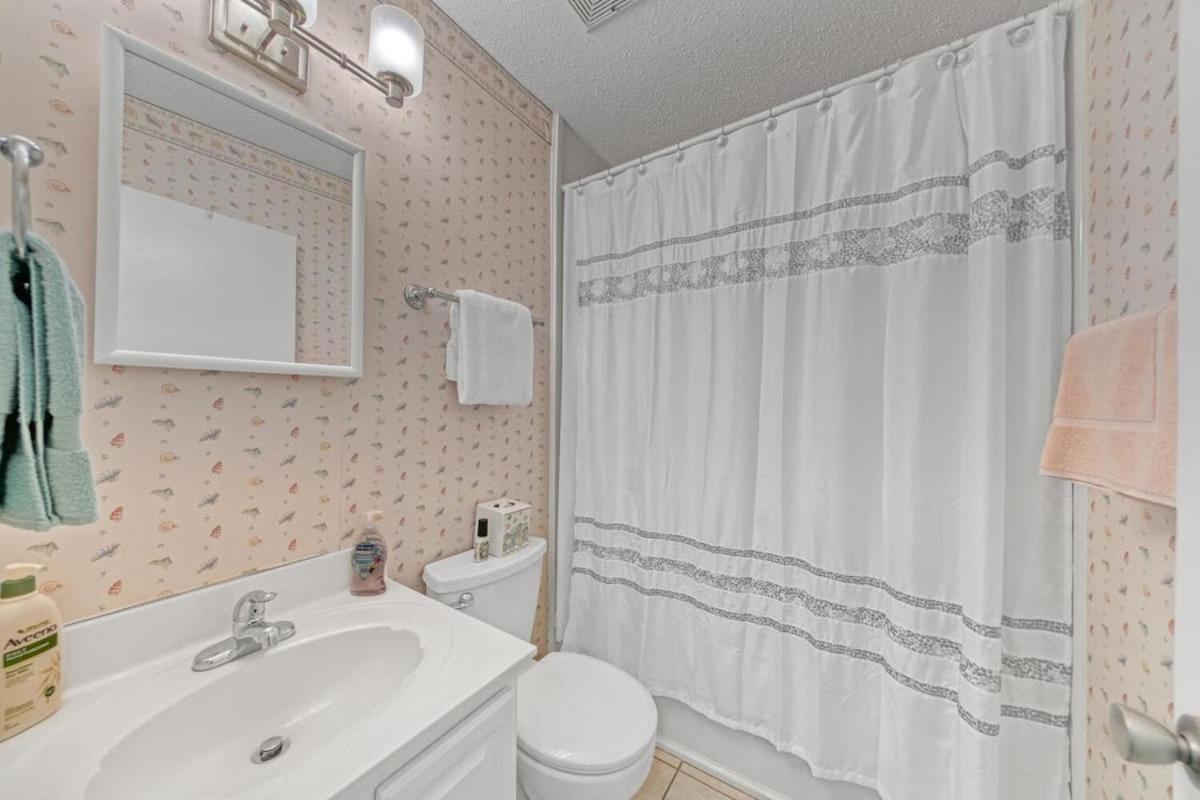 South Bay By The Gulf- Private Access, Community Pool, Foosball Holiday home *