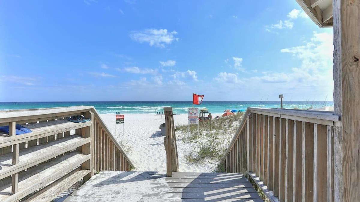 South Bay By The Gulf- Private Access, Community Pool, Foosball Holiday home