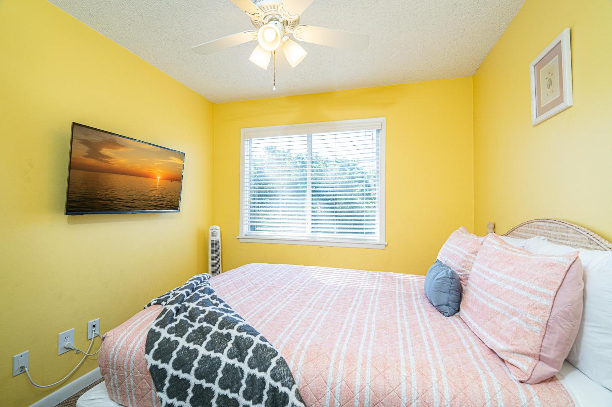 Holiday home South Bay By The Gulf- Private Access, Community Pool, Foosball