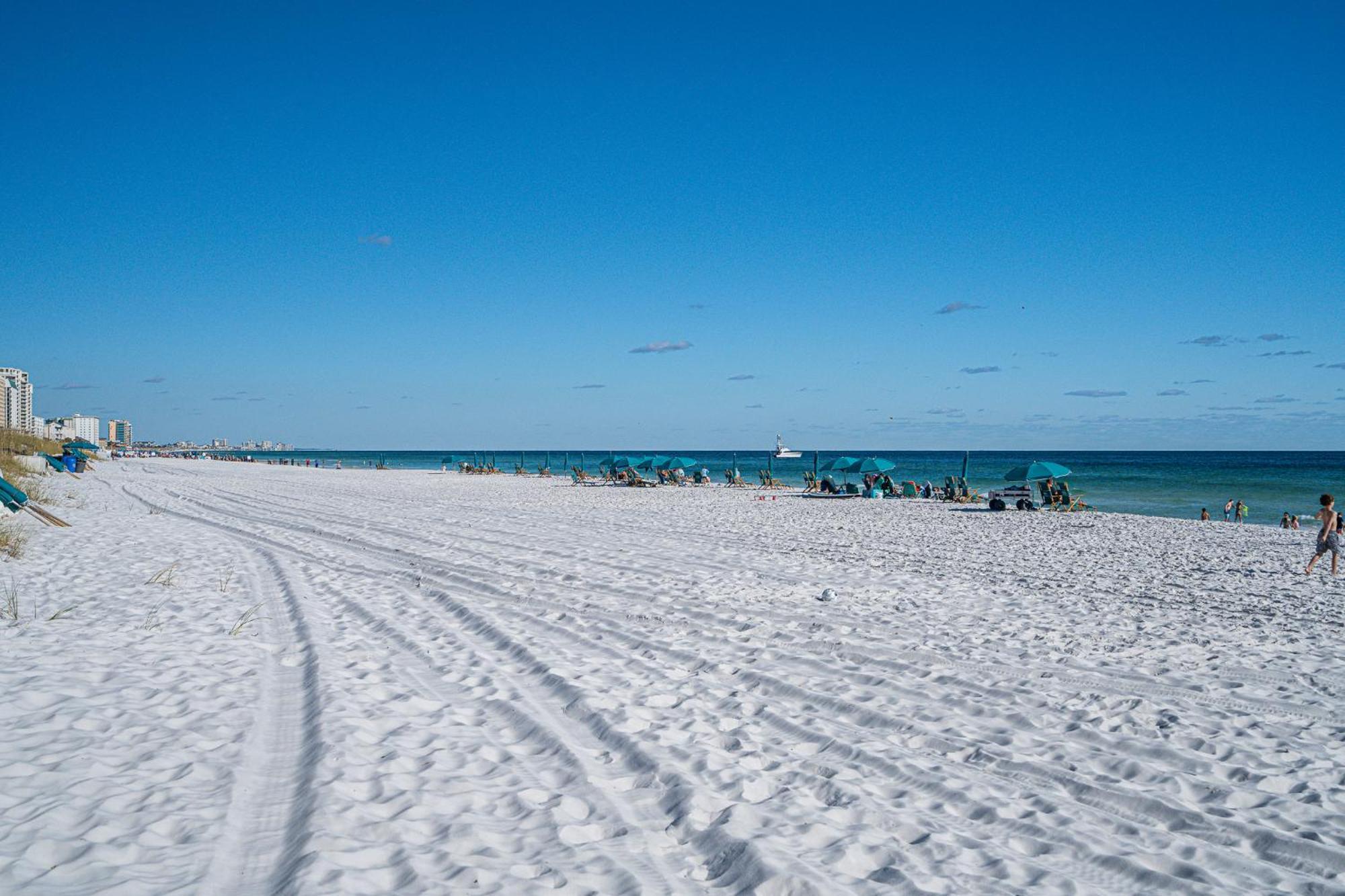 South Bay By The Gulf- Private Access, Community Pool, Foosball