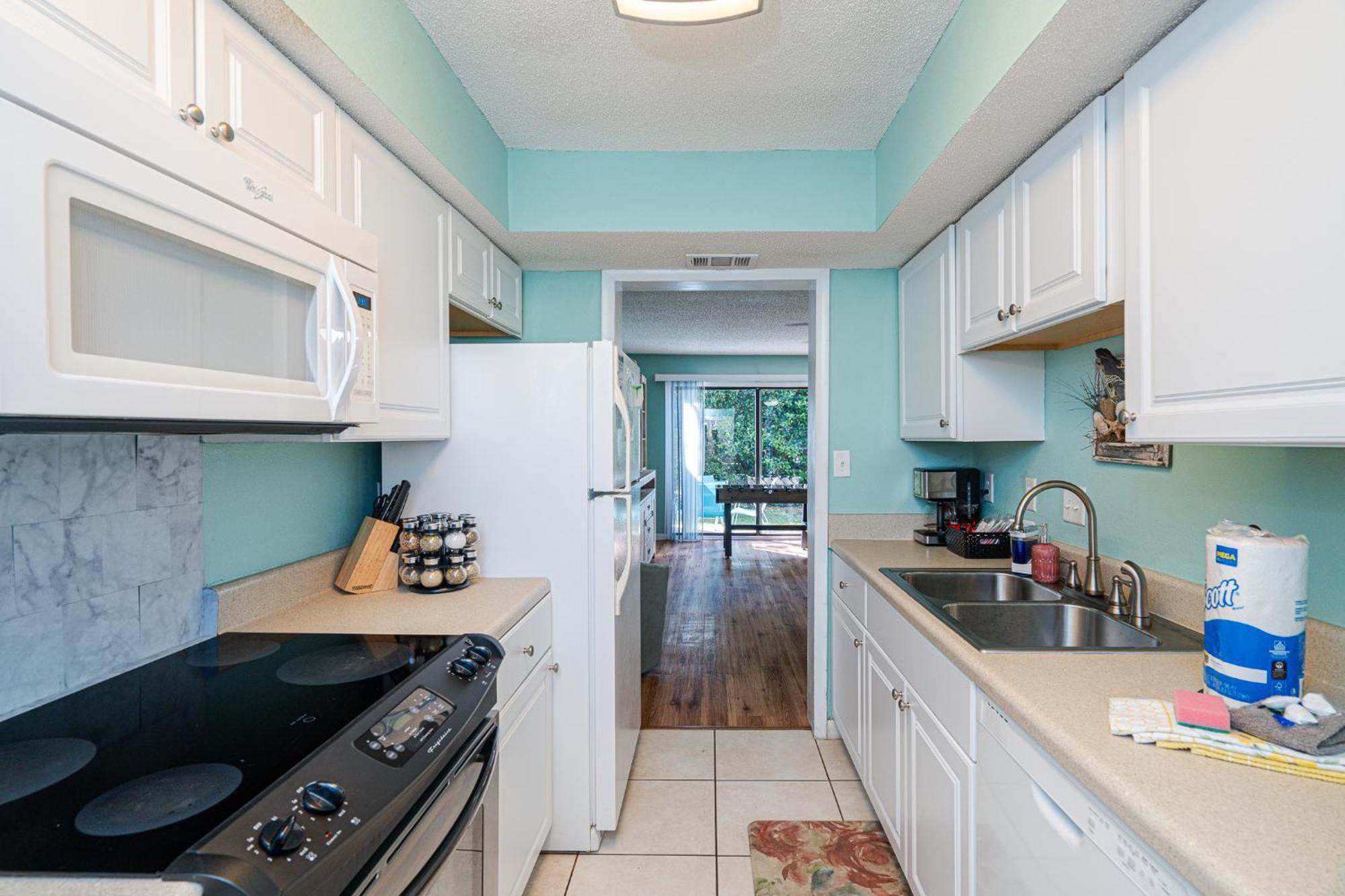 South Bay By The Gulf- Private Access, Community Pool, Foosball Holiday home *