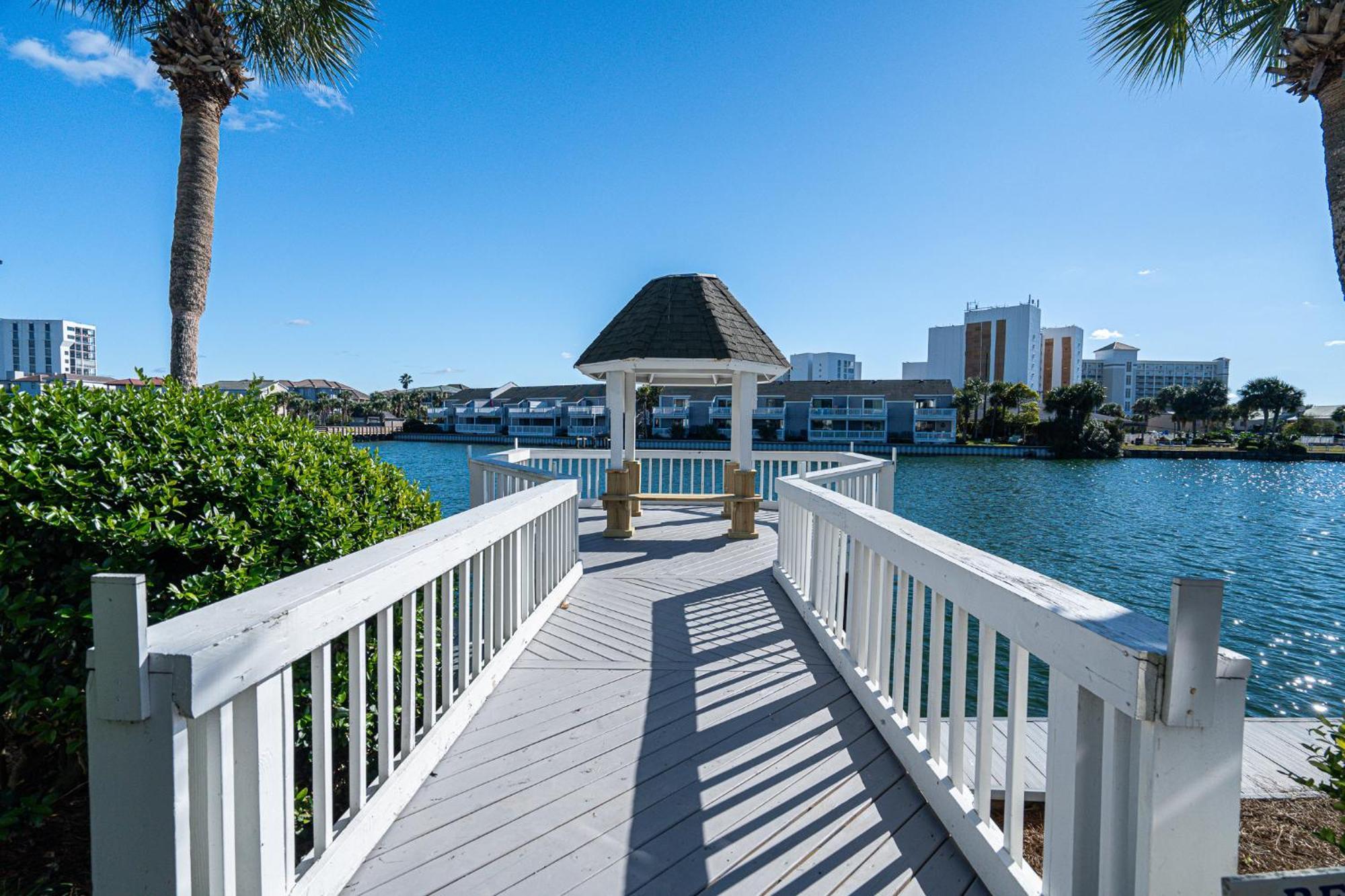 Holiday home South Bay By The Gulf- Private Access, Community Pool, Foosball Destin