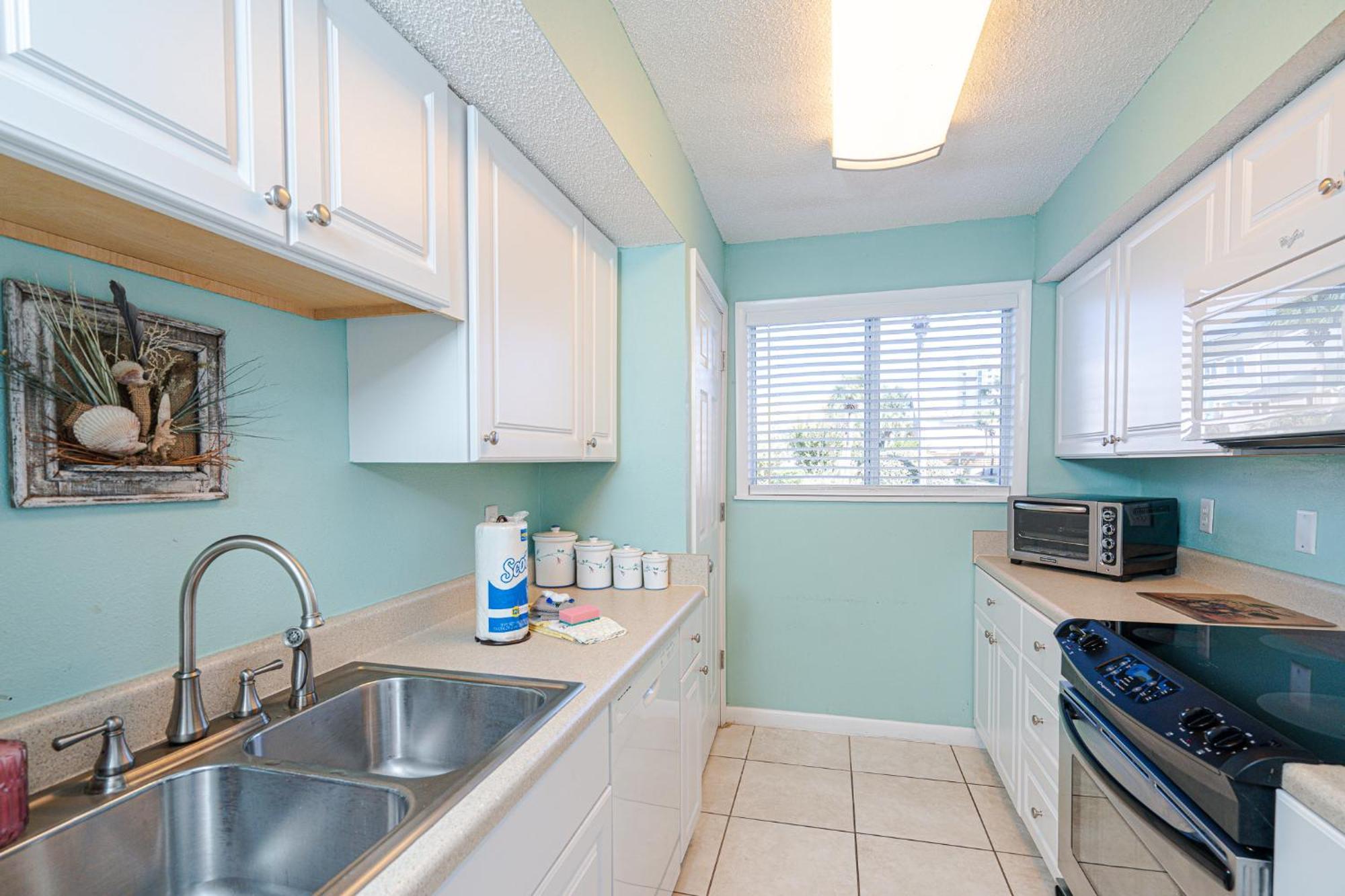 South Bay By The Gulf- Private Access, Community Pool, Foosball Destin