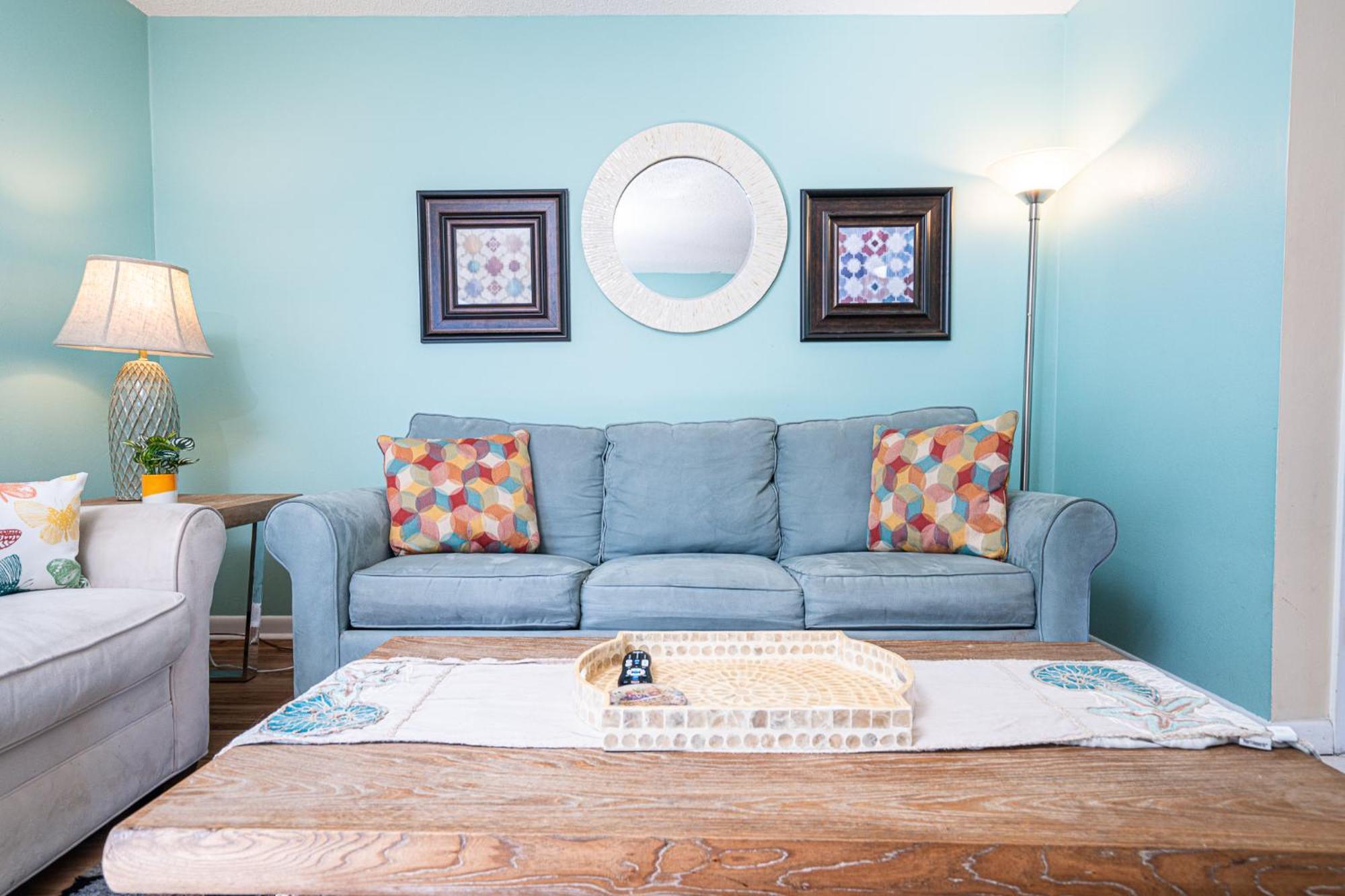 South Bay By The Gulf- Private Access, Community Pool, Foosball Holiday home *