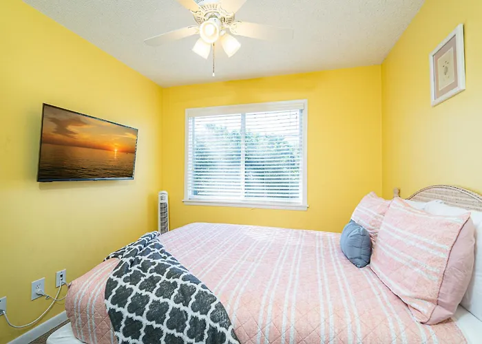 South Bay By The Gulf- Private Beach Access, Community Pool, Foosball
