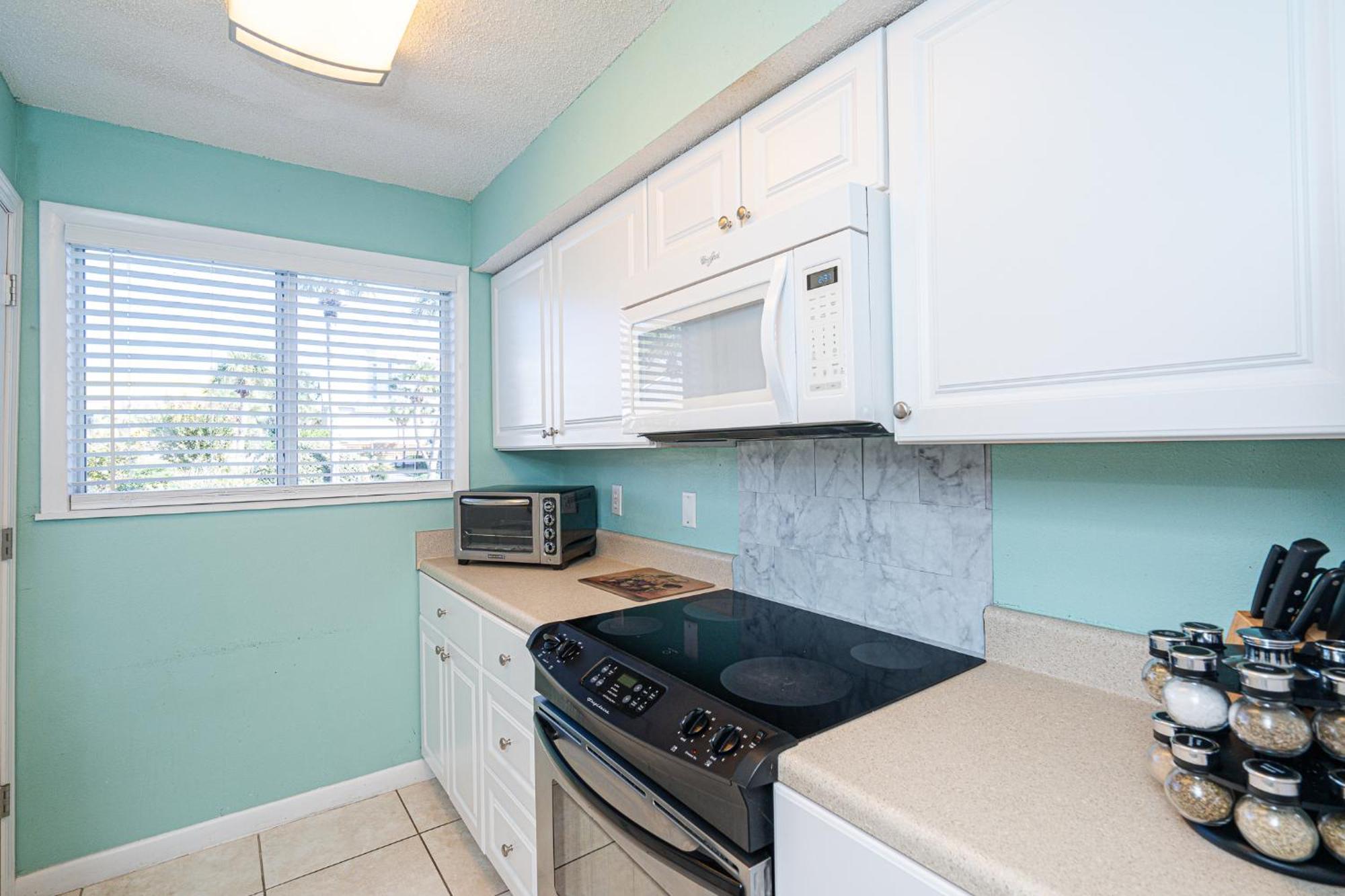 South Bay By The Gulf- Private Access, Community Pool, Foosball * Destin