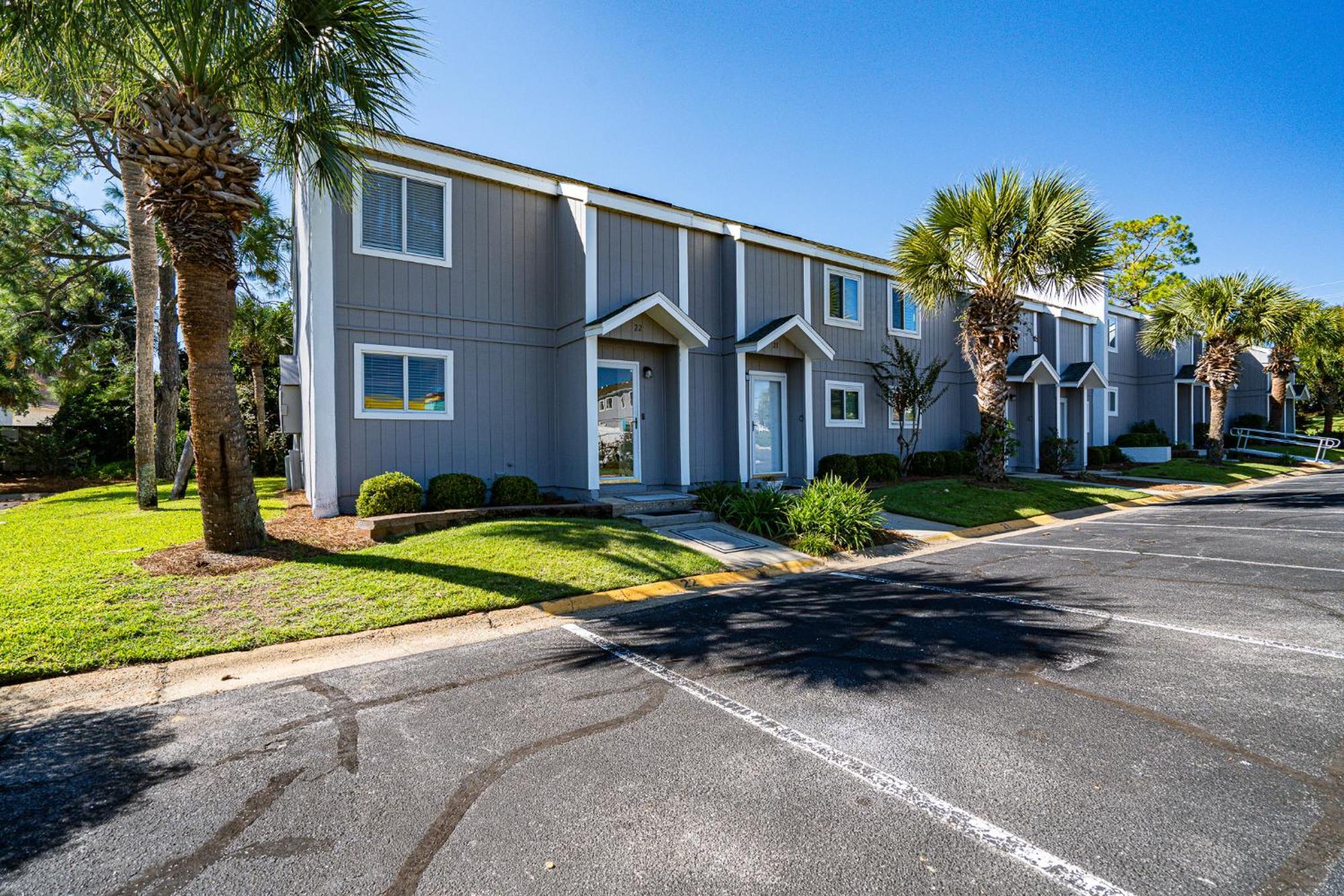 South Bay By The Gulf- Private Access, Community Pool, Foosball * Destin